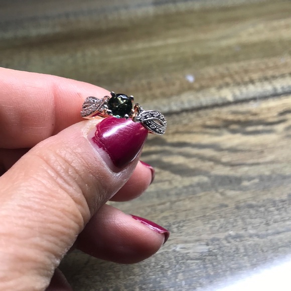 Rose gold & diamonds ring